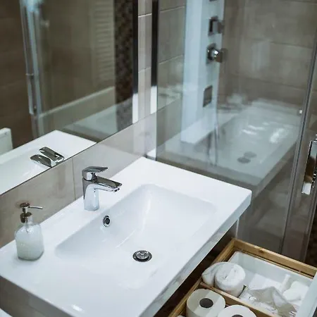 Premium アパート Makó